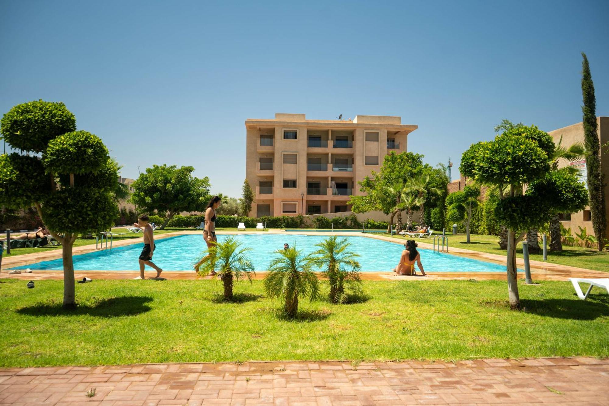 Magnifique Appartement Moderne De 2 Chambres Avec Piscine A 10 Min Du Centre De Marrakech Marrakesch Exterior foto